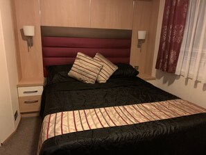 Cabin | 2 bedrooms, iron/ironing board, free WiFi, bed sheets