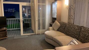 Cabin | Living area | Fireplace