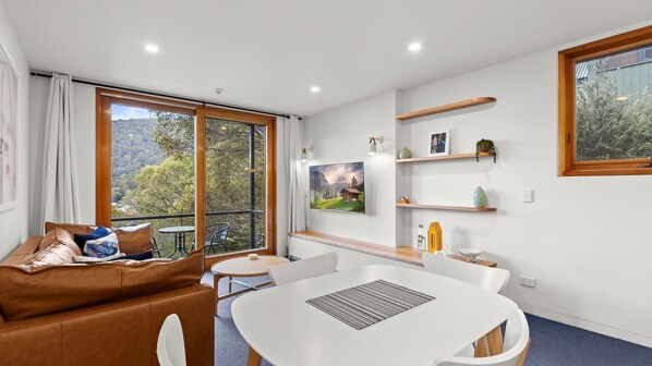 Interior - Knickerbocker B a gorgeous chalet located in Crackenback Ridge (Thredbo)