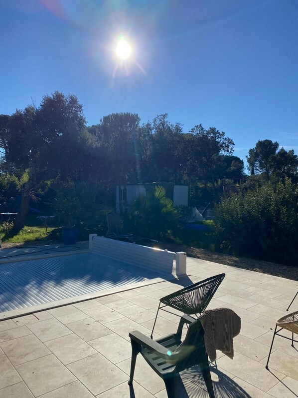 Terrace/patio - Maisonnette Chante coucou Le Cannet des Maures in the heart of the plaine des maures (Le Cannet-des-Maures)