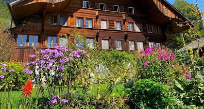 Charming 2-bedroom Lodge in serene Simmental in Bernese Oberland, Switzerland
