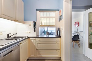 Fridge, oven, stovetop, coffee/tea maker - 1 bedroom accommodation in Nieuwpoort (Nieuwpoort)