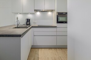 Fridge, microwave, stovetop, coffee/tea maker - 2 bedroom accommodation in Nieuwpoort (Nieuwpoort)
