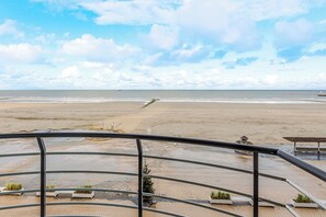 Nær stranden