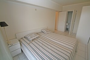 3 bedrooms, free WiFi - 3 bedroom accommodation in Oostduinkerke (Oostduinkerke)