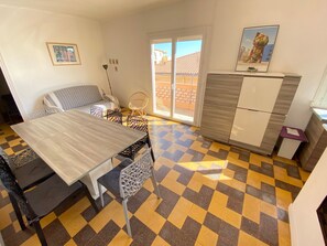 Dining - Apartment near beach and center, equipped for 5 people (Valras-Plage)