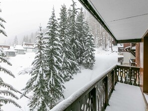 Property grounds - Classic Apartment with Wifi, 2 BR, Val-d'Isère (Val-d'Isère)