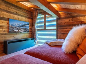 5 quartos, Wi-Fi de cortesia, roupa de cama