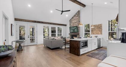 Pickleball, Pool, Splash Fountain ,Clubhouse , Walking Trails , Basketball