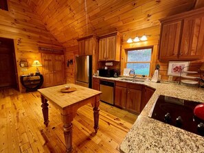 ثلاجة، ميكروويف، فرن، موقد طهي مسطح