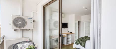 1 bedroom, desk, iron/ironing board, free WiFi