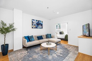 スマートテレビ、書斎 / ワークスペース