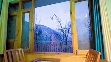 Deluxe Room | 1 bedroom, free WiFi, bed sheets