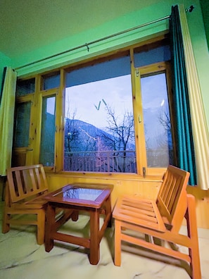 Deluxe Room | Free WiFi, bed sheets - Soil Villa (Manali)