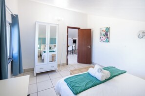 2 soverom, strykejern/-brett, reiseseng for barn og wi-fi