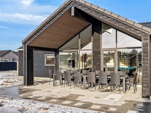 Outdoor dining - 5 Star Holiday Home in Norre Nebel (Norre Nebel)