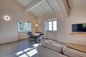 Comfort Apartment, Sea View | Living area - Campetti (Genoa)