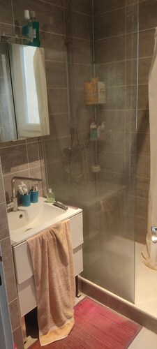 Room on the ski route, close to the town center, in a quiet location