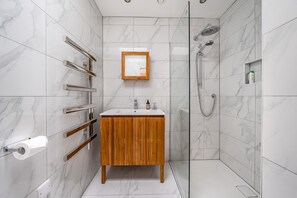 Shower, towels