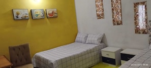 5 bedrooms, iron/ironing board, WiFi, bed sheets