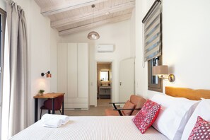 3 bedrooms, iron/ironing board, travel crib, free WiFi