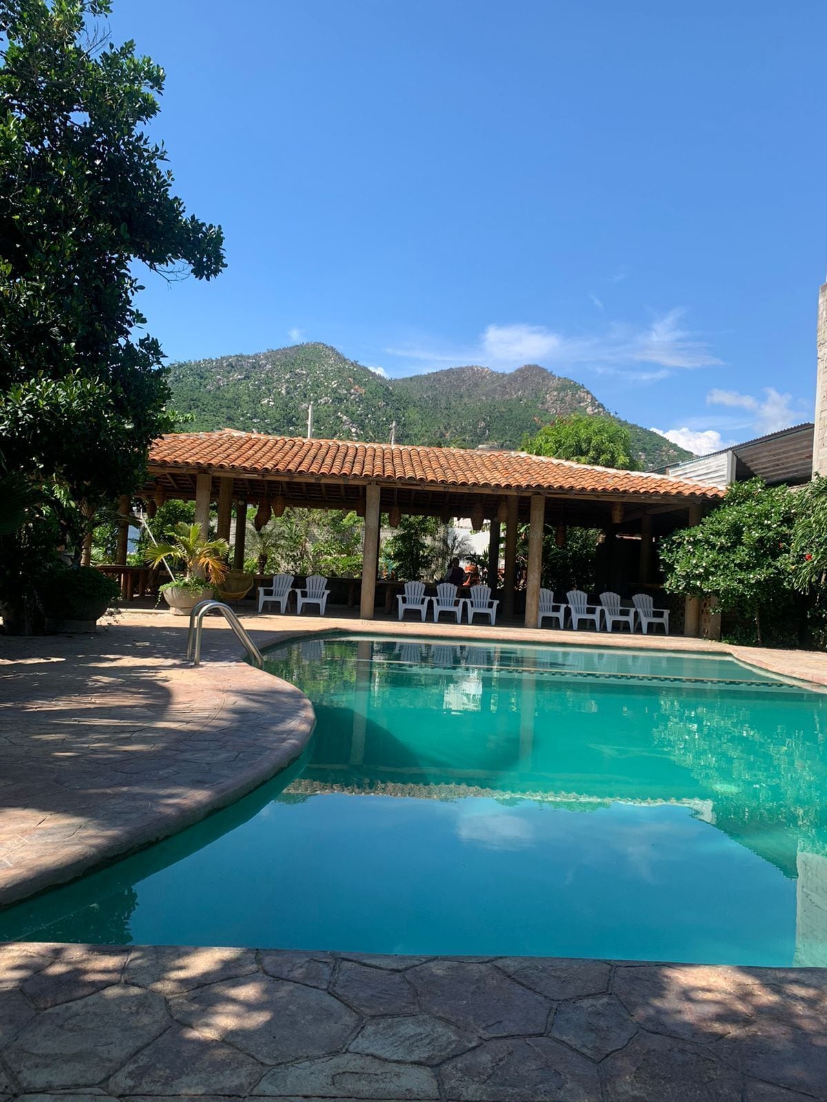 Hồ bơi ngoài trời 