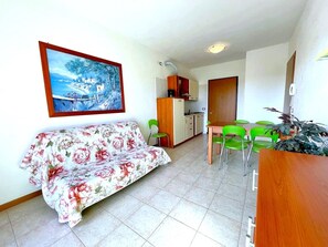 Apartment | Private kitchen - Relaxing Coastal Stay in Lido Altanea (Caorle)