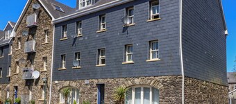 28 LONG QUAY, family friendly in Clonakilty, County Cork