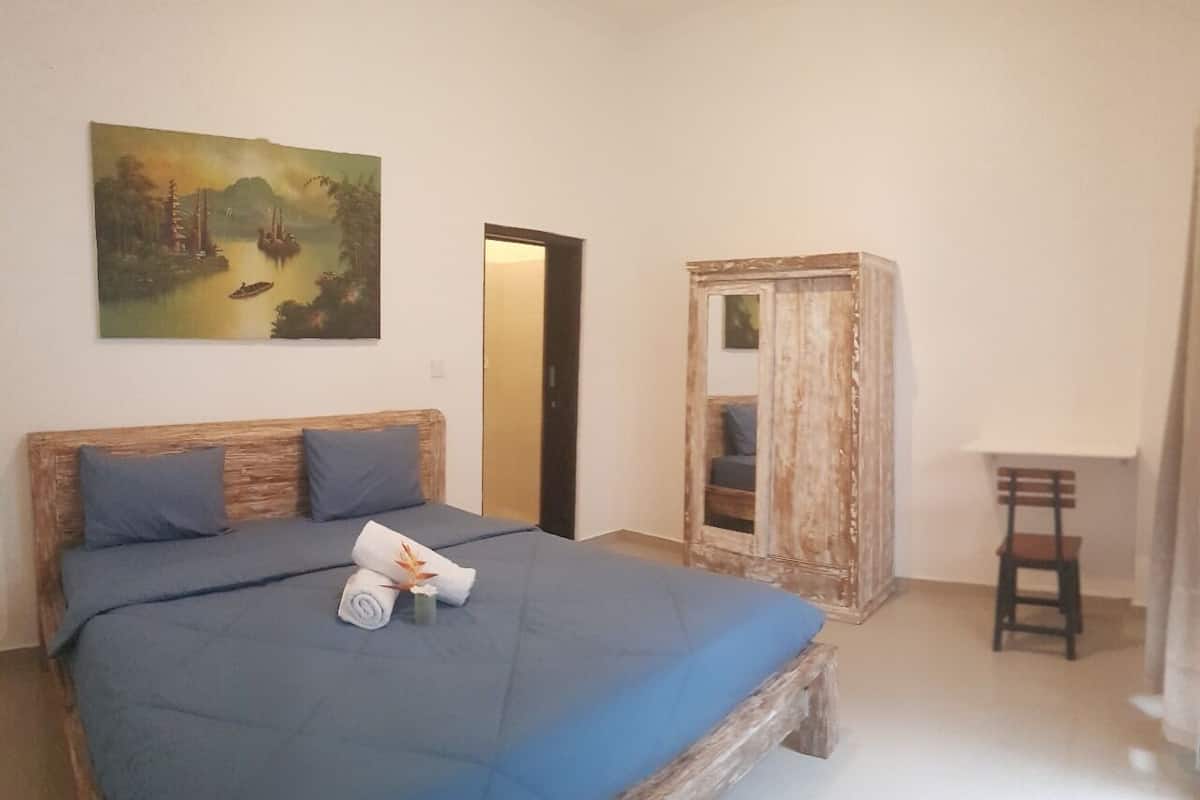 Laptop workspace, free WiFi, bed sheets, wheelchair access