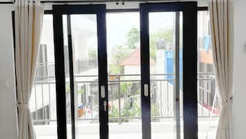 Super King Size Bed with Pool View | 客房景觀