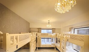 3 bedrooms, in-room safe, desk, iron/ironing board