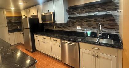 Spacious 2-bedroom apartment in charming Bowie with WiFi,, new bthrm, w/d,& kit