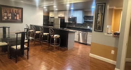 Spacious 2-bedroom apartment in charming Bowie with WiFi,, new bthrm, w/d,& kit