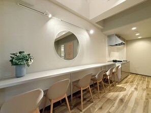 Apartamento Deluxe, balcón | 1 dormitorio, tabla de planchar con plancha, cunas (de pago)