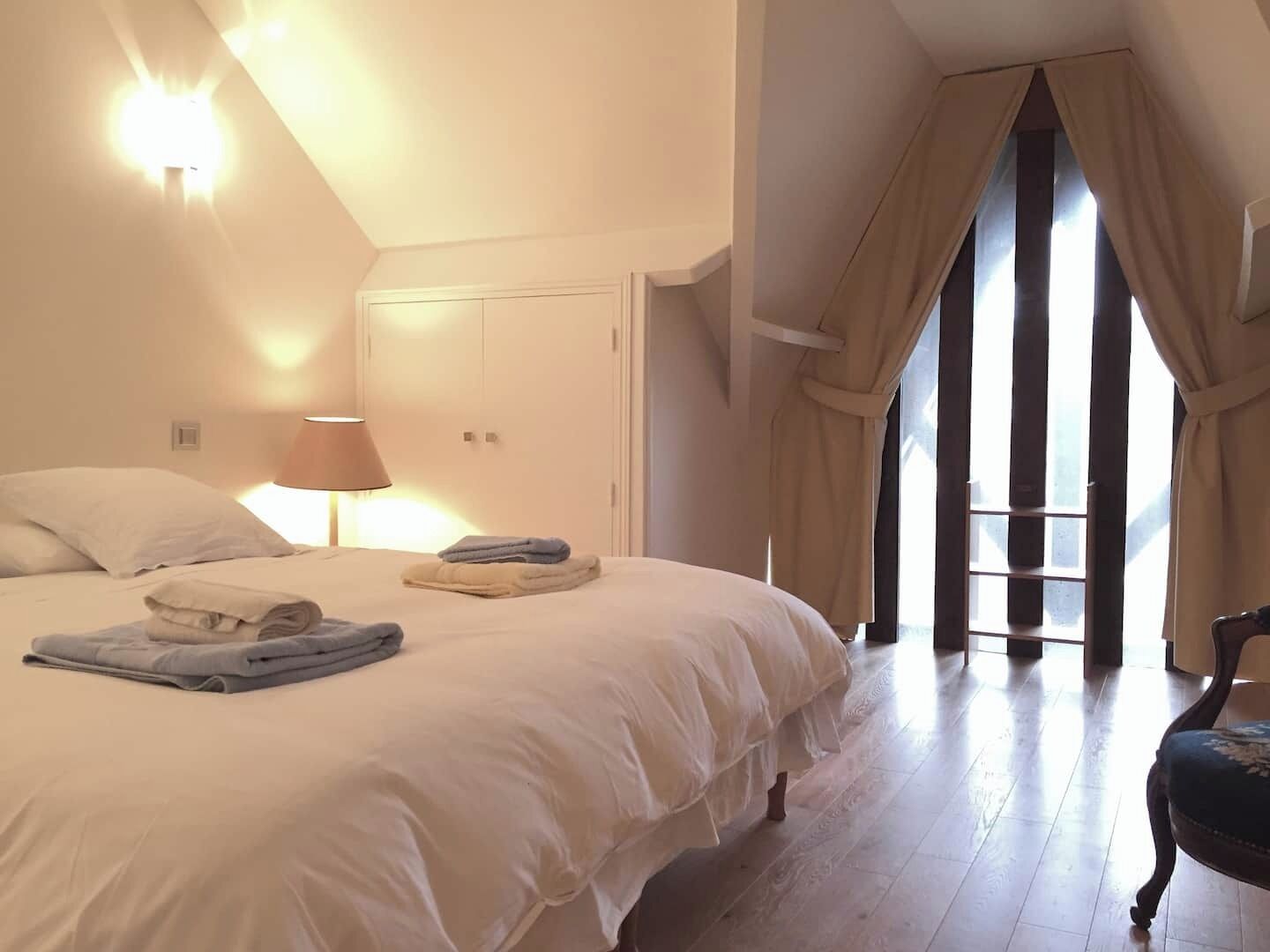 3 bedrooms, iron/ironing board, travel crib, free WiFi