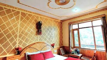 豪華客房, 露台, 山景 | 手提電腦工作空間