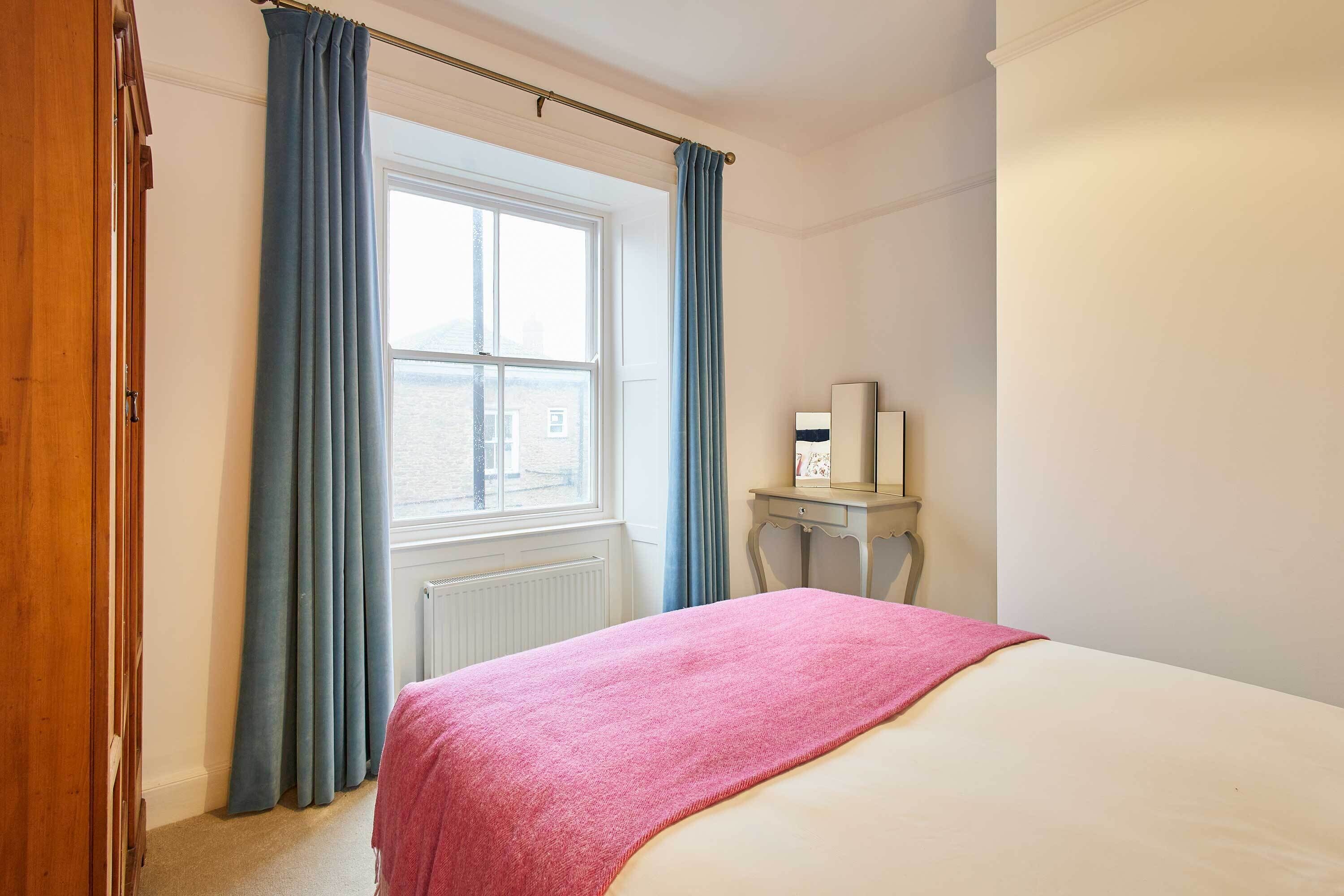 3 chambres, fer et planche à repasser, Wi-Fi, literie fournie