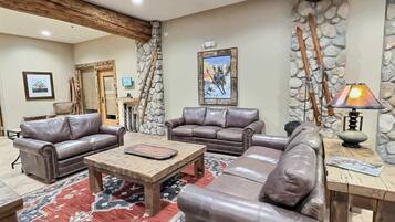 Tv, bøger, kontorer