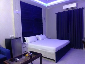 1 chambre, chambres insonorisées, fer et planche à repasser