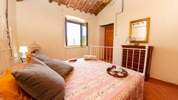 Apartment | 3 bedrooms, individually furnished, bed sheets
