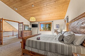 5 bedrooms, desk, iron/ironing board, free WiFi