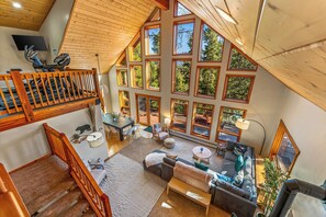 Smart-TV, Kamin, Tischtennisplatte