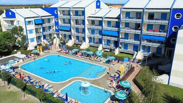 Apartment | Pool | Outdoor pool