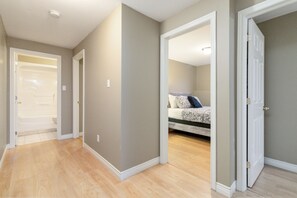 3 habitaciones, tabla de planchar con plancha y wifi gratis 