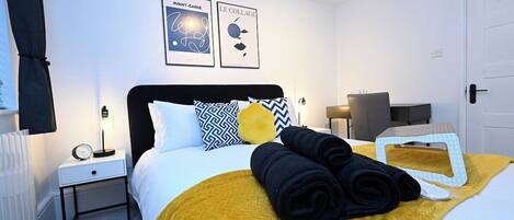 2 bedrooms, iron/ironing board, free WiFi, bed sheets