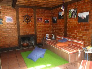 20-inch Smart TV with satellite channels - Pousada do Oásis (Parque Breckenfeld Morretes)