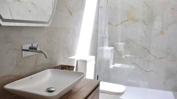 Superior-Doppelzimmer, Meerblick | Badezimmer