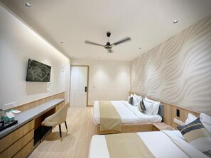 Family Suite | In-room safe, desk, laptop workspace, blackout drapes - OPUS (New Delhi)