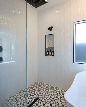 Hair dryer, towels - Epic 4BR w/ Mini-Golf + Pool | Near Downtown (Phoenix)