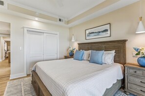2 bedrooms, iron/ironing board, internet, bed sheets - 483 Captains Walk ~ Sweeping Ocean Views! (Hilton Head Island)